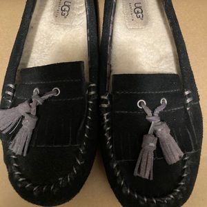 Ugg’s Slippers Size 7